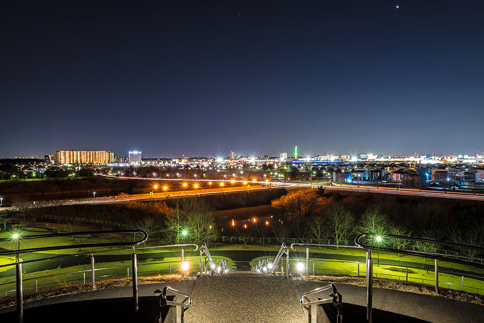 印西市にある牧の原公園ひょうたん山の夜景画像